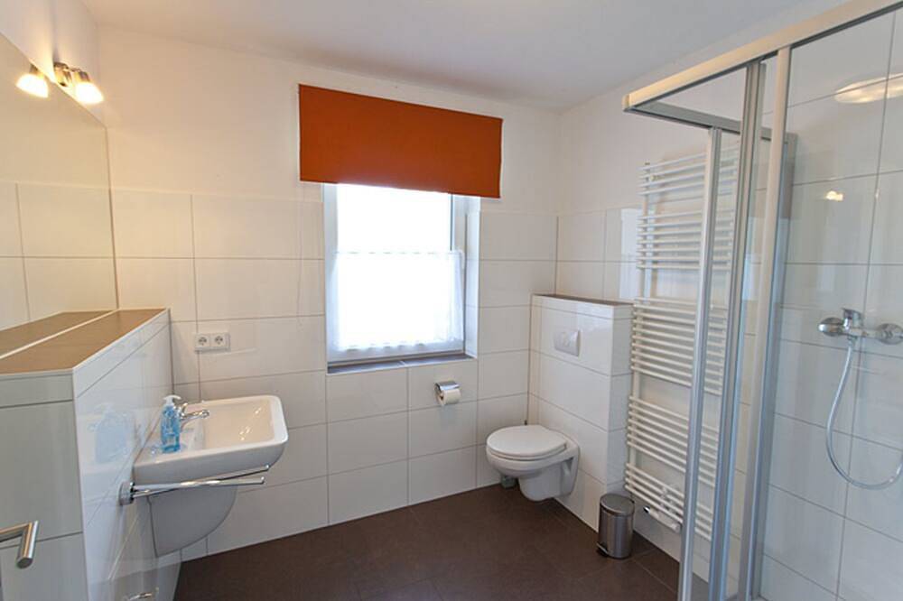 Ganze Wohnung, Fewo 1 - Rügen-Fewo in Dreschvitz, Rügen
