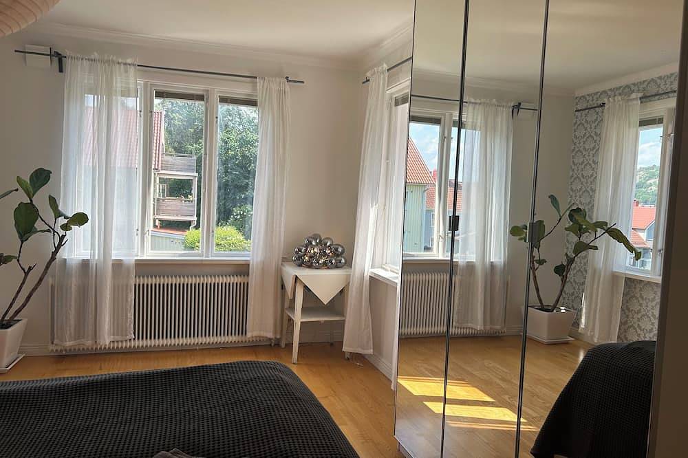 Family 6Br Retreat Sleeps 16+ - Dual Spas in Mölndal, Västergötland