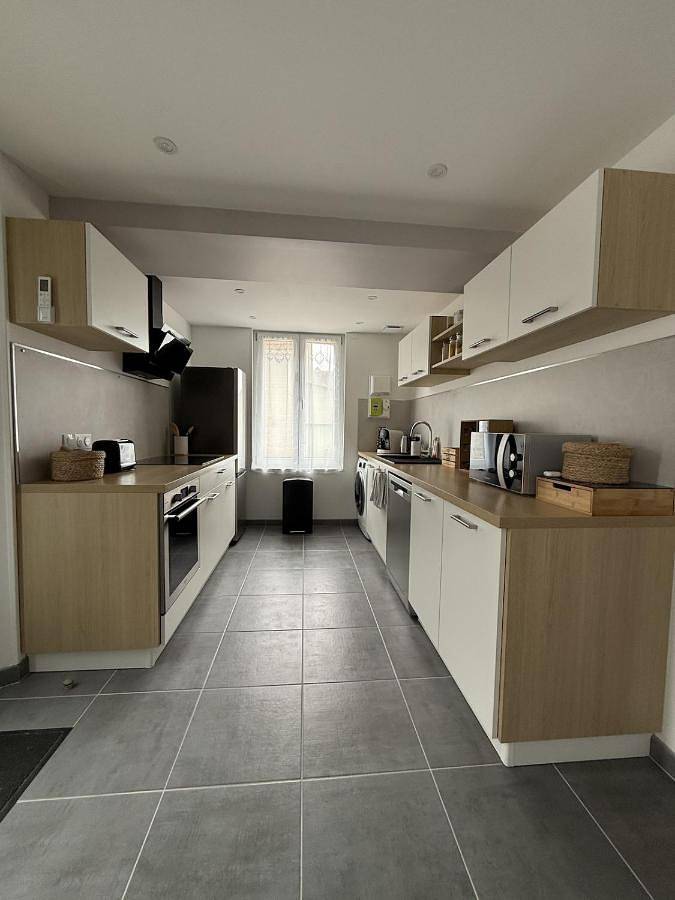 Gîte pour 4 personnes, avec jardin dans Gisy-les-Nobles
