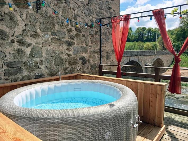 Gîte pour 4 personnes, avec vue et terrasse, animaux acceptés à Tence - 2