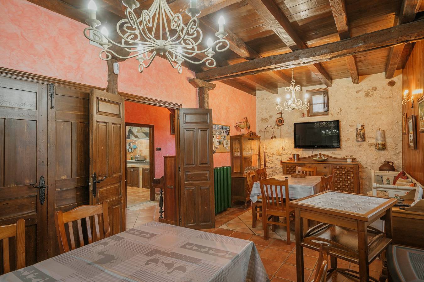Maison de vacances "La Morada Del Cura" avec jardin privé, balcon et Wi-Fi in Calabazas de Fuentidueña, Province de Ségovie