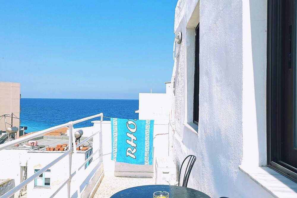 Ganze Wohnung, Apartment im Stadtzentrum, 100 Meter vom Strand entfernt in Rhodos Stadt, Rhodos