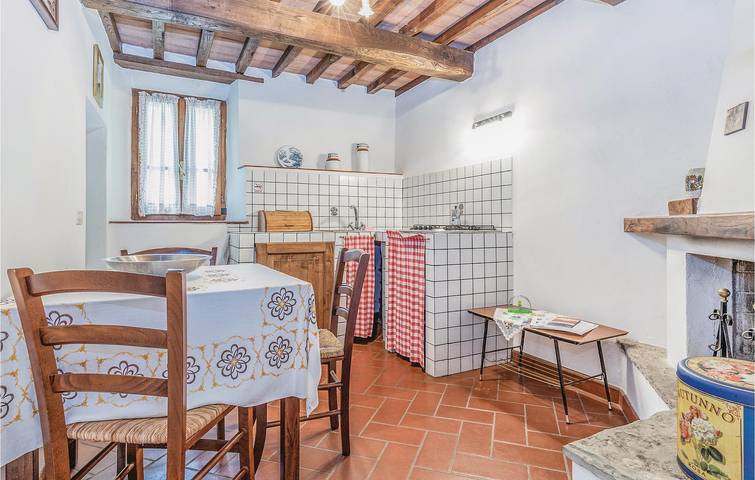Appartamento intero, Rifugio a bordo piscina pieno di giocattoli in Cortona, Provincia di Arezzo