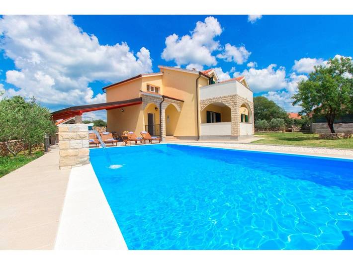 Villa für 8 Personen, mit Pool und Terrasse sowie Garten - 1