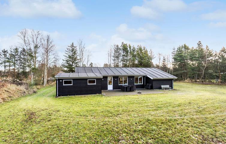 Ferienhaus für 12 Personen, mit Terrasse und Garten in Bratten - 3