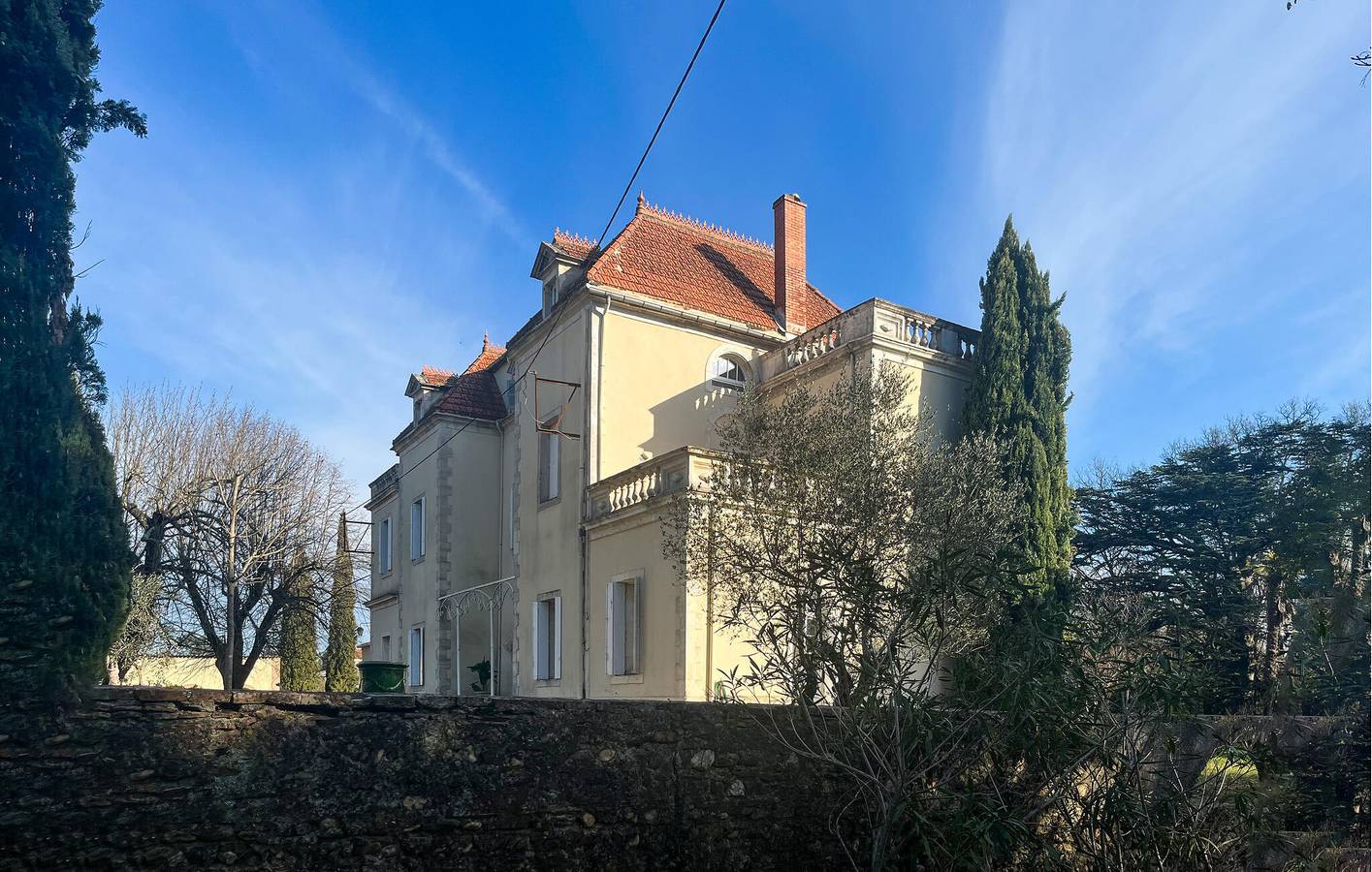 Appartement serein avec piscine et parking près de la rivière La Cèze in Saint-Ambroix, Parc national des Cévennes
