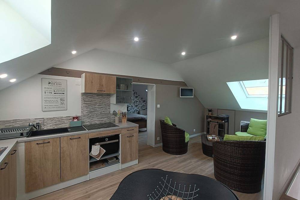 Apartamento entero, Room in 2-person apartment in Écommoy, Sarthe