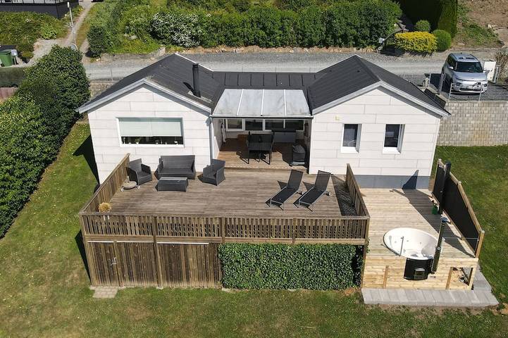 Ferienhaus für 6 Personen, mit Pool und Garten sowie Whirlpool in Skarrev