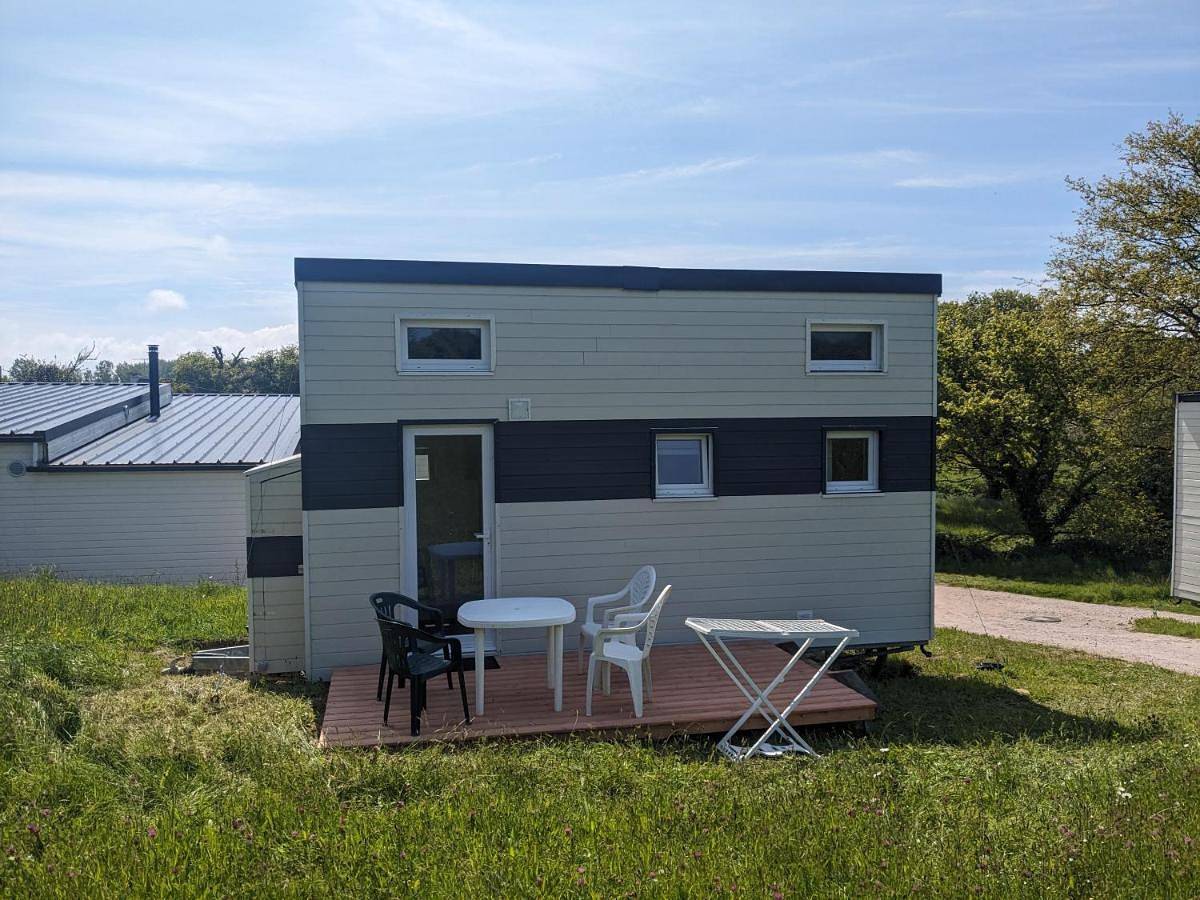 Tiny House proche de la plage sans draps ni serviettes in Plévenon, Région de Dinan