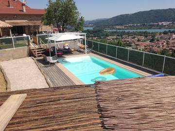 Gîte pour 5 personnes, avec jacuzzi et piscine ainsi que jardin et bassin pour enfant dans Sarras