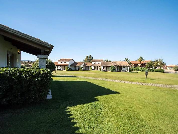 Ferienwohnung, mit Terrasse und Garten sowie Pool in Lu Miriacheddu - 4