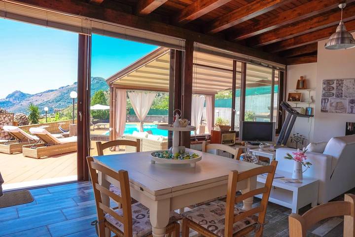 Ferienhaus für 4 Personen, mit Terrasse und Garten sowie Pool und Ausblick auf Sizilien - 2