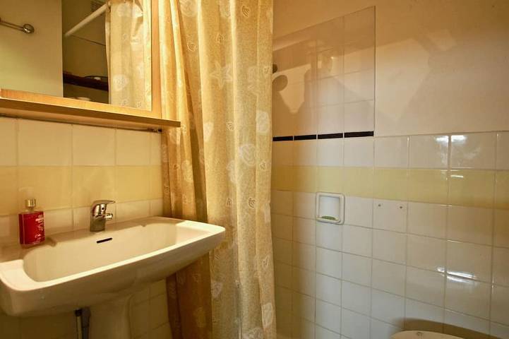 Entire apartment, Studio in the heart of the resort, at the foot of the slopes in Chamrousse, Écrins National Park