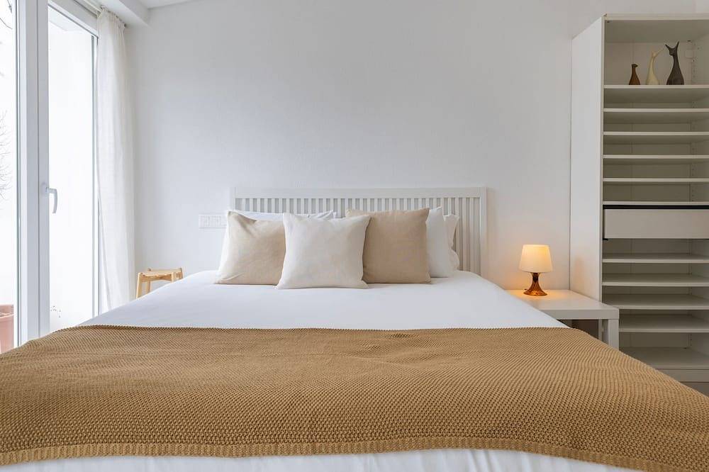 Carcavelos Sunny Retreat 1 by Lovelystay in Carcavelos e Parede, Costa de Lisboa