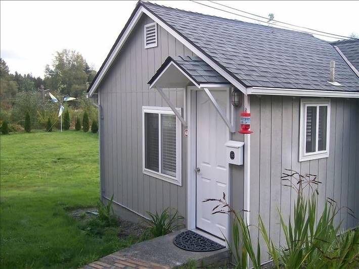 Vacation rental for 3 people, with yard in Kirkland