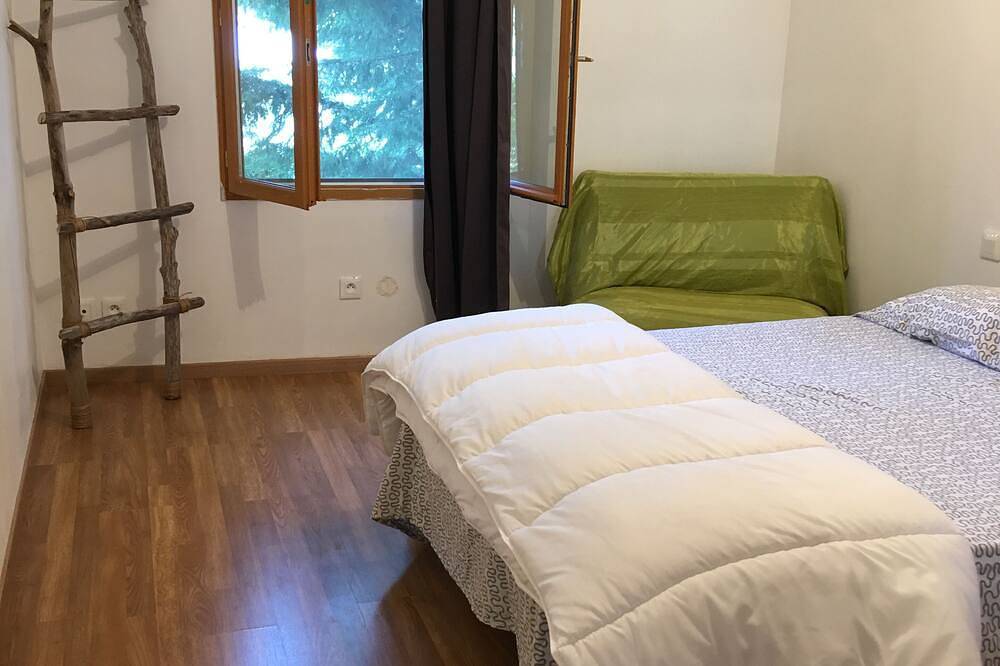 Appartement entier, Gite de charme d'altitude vue panoramique in Théus, Parc national des Écrins
