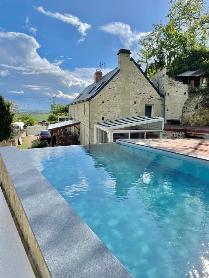 Chambre d’hôte pour 3 personnes, avec piscine ainsi que jardin et jacuzzi