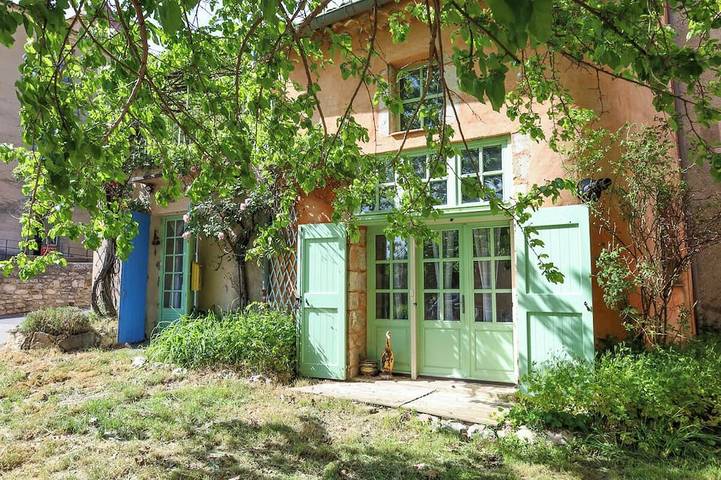 Location de vacances pour 6 personnes, avec terrasse à Ongles