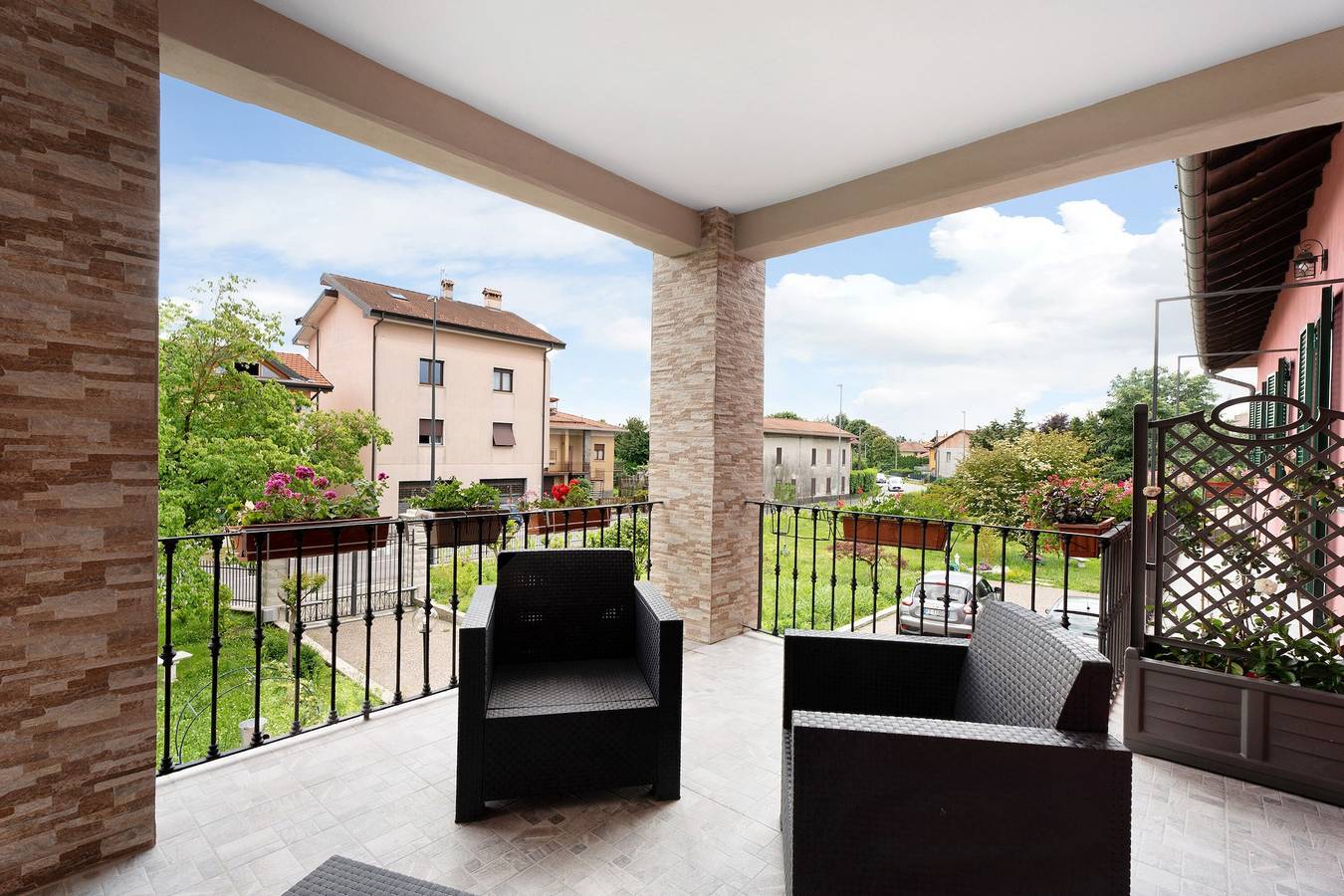 Ganze Wohnung, Apartment „Al Vecchio Pozzo“ mit privater Terrasse, Wlan und Klimaanlage in Brebbia, Lago Maggiore (Lombardei)
