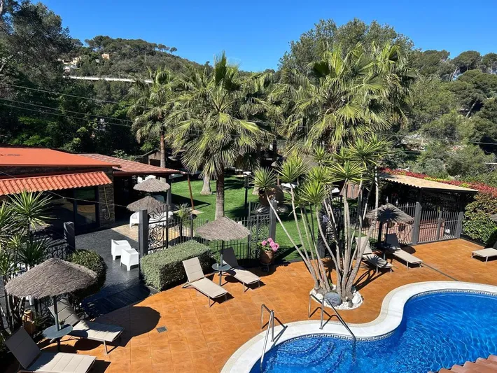 Ferienhaus für 14 Personen, mit Garten und Ausblick sowie Pool - 1