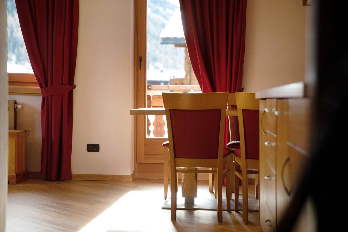 Appartamento intero, Appartamento vacanze "Casa San Rocco n 37" con vista sulle montagne, balcone e Wi-Fi in Livigno (Borgo), Livigno
