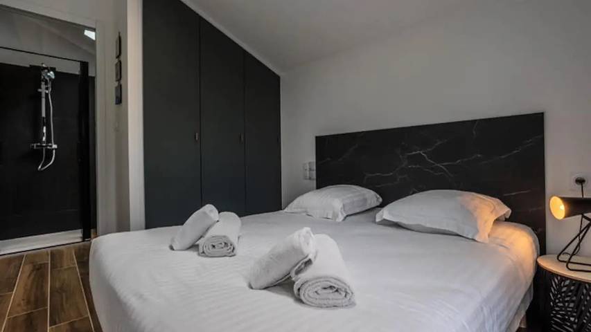 Location de vacances pour 7 personnes, avec Terrasse et Jardin dans Plage Saint-Guirec - 4