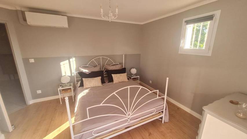 Location de vacances pour 2 personnes, avec balcon et piscine ainsi que jardin et vue à Saint-Georges-de-Reneins - 3