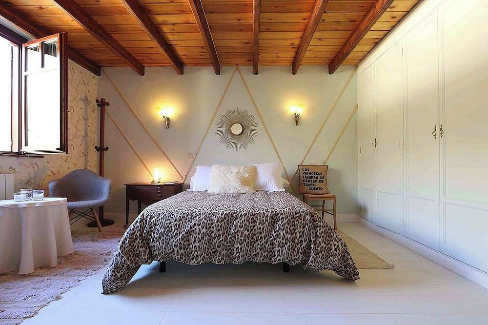 Luxury House en Picos de Europa Liebana jardín con zona chill out in Camaleño, Cordillera Cantábrica