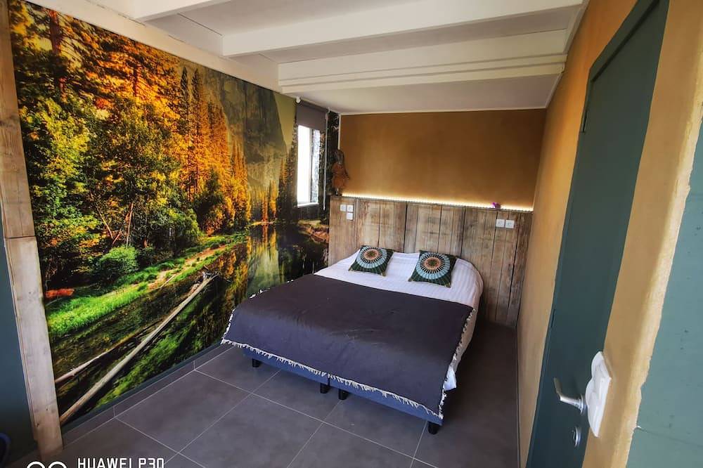 Cottage 408 is tastefully decorated, with a sunny terrace and a view of the valley. in Malmedy, Hautes Fagnes