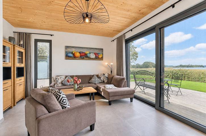 Ferienhaus für 8 Personen, mit Balkon und Terrasse sowie Garten und Sauna in Bergen auf Rügen