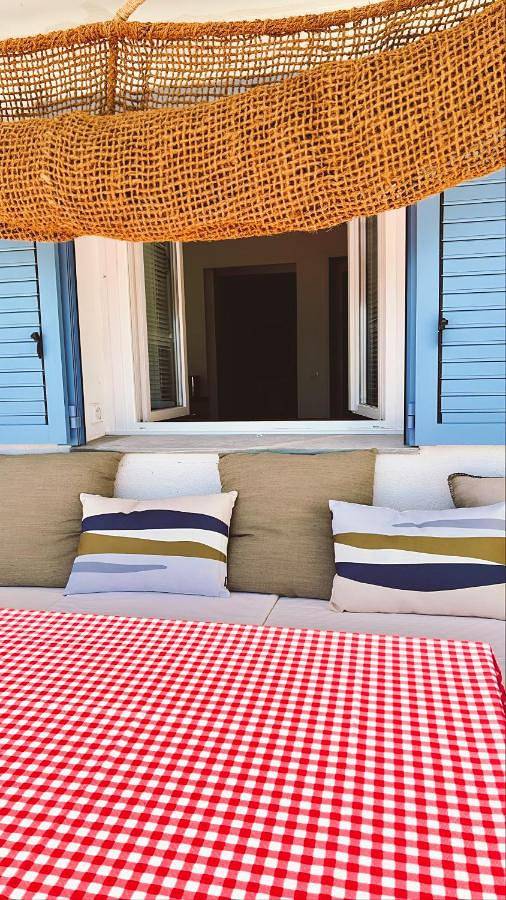 Gîte pour 4 personnes, avec Balcon et Terrasse ainsi que Jardin et Vue dans Plage de Lavasina - 2