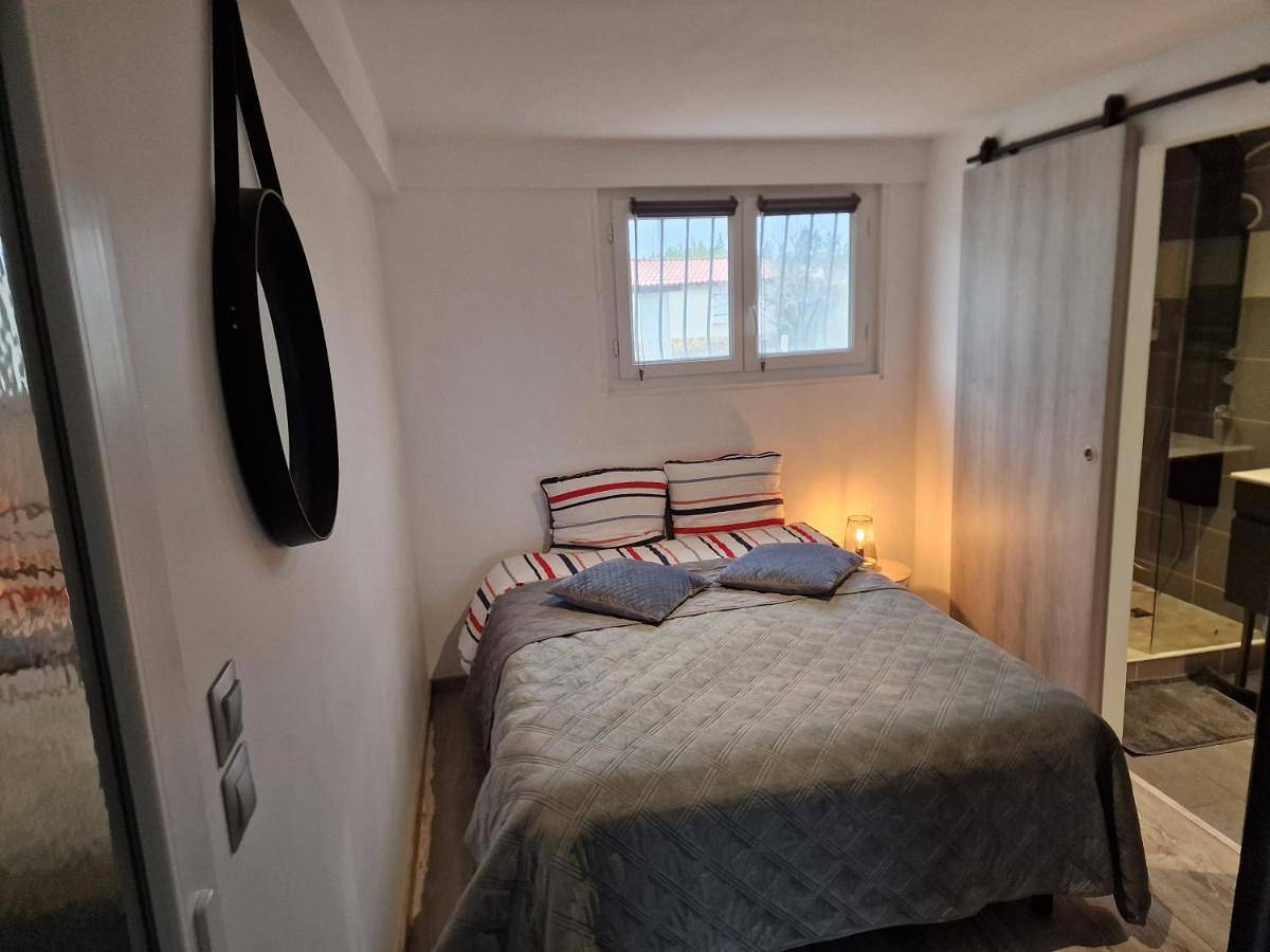 Appartement entier, Spacieux studio dans le Beaujolais in Saint-Georges-de-Reneins, Région de Villefranche-sur-Saône