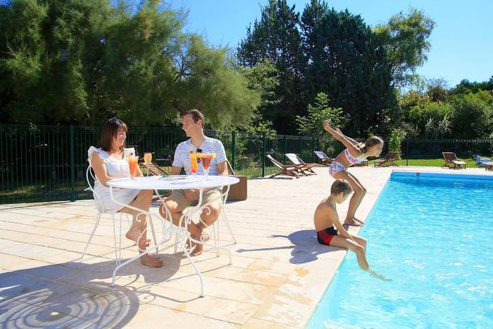 Hôtel pour 4 personnes, avec jardin ainsi que sauna et piscine à Chitenay - 2