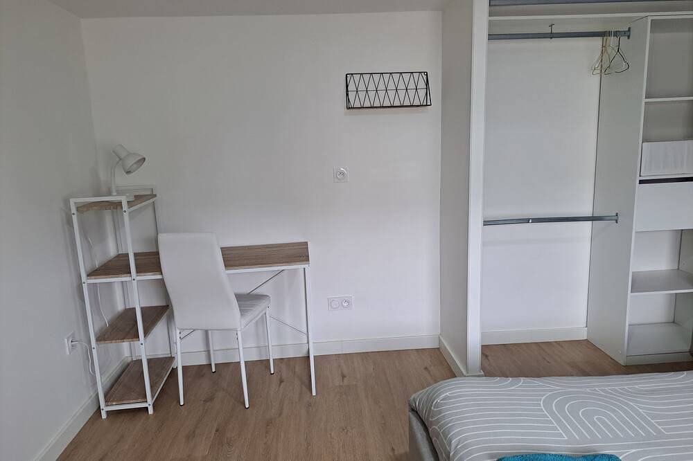 Entire apartment, Appartement Refait à Neuf Tout Équipé en Rdc Avec Jardin Terrasse ,barbecue in Avrillé, Angers region