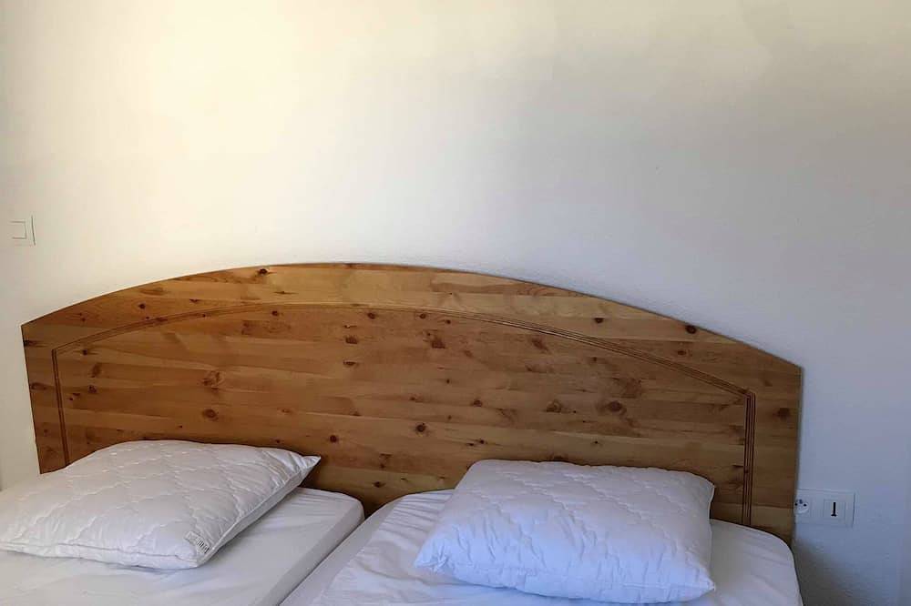 Entire apartment, The Watchtower 1 - 3 bedroom apartment Panoramic view in Montbrun-les-Bains, Nyons region