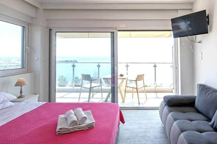 Ganze Wohnung, Hervorragendes Studio mit Meerblick an der Athener Riviera in Athen, Süd-Athen