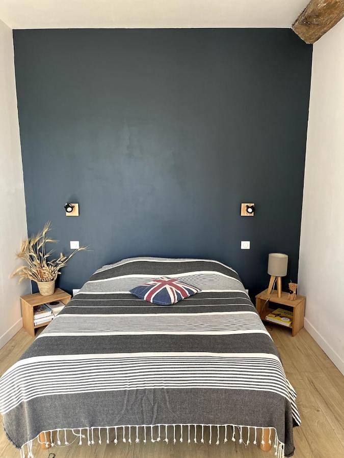 Location de vacances pour 8 personnes, avec terrasse ainsi que jardin et vue à Saint-Jean-le-Vieux - 4