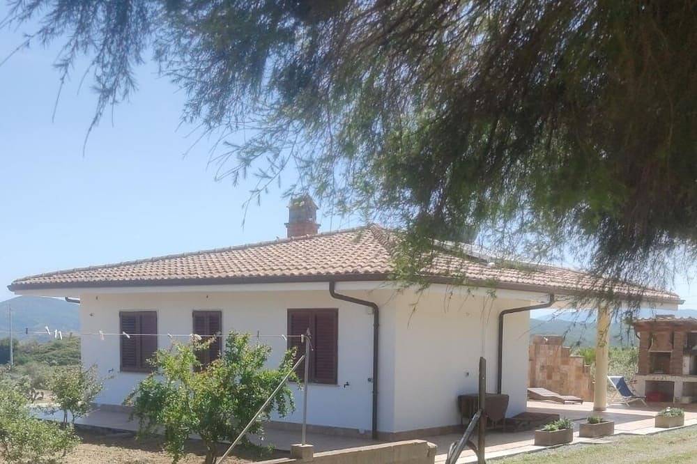 Affittiamo tutto l'anno splendida Villa in periferia. Vista mozzafiatto e climat in Porto Paglia, Gonnesa