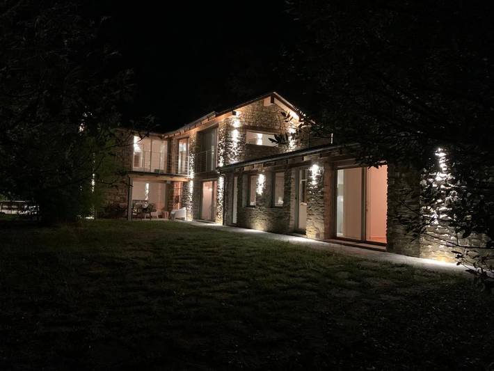 Casa vacanza per 5 persone, con Balcone e Idromassaggio nonché Terrazza e Giardino a Cortemilia
