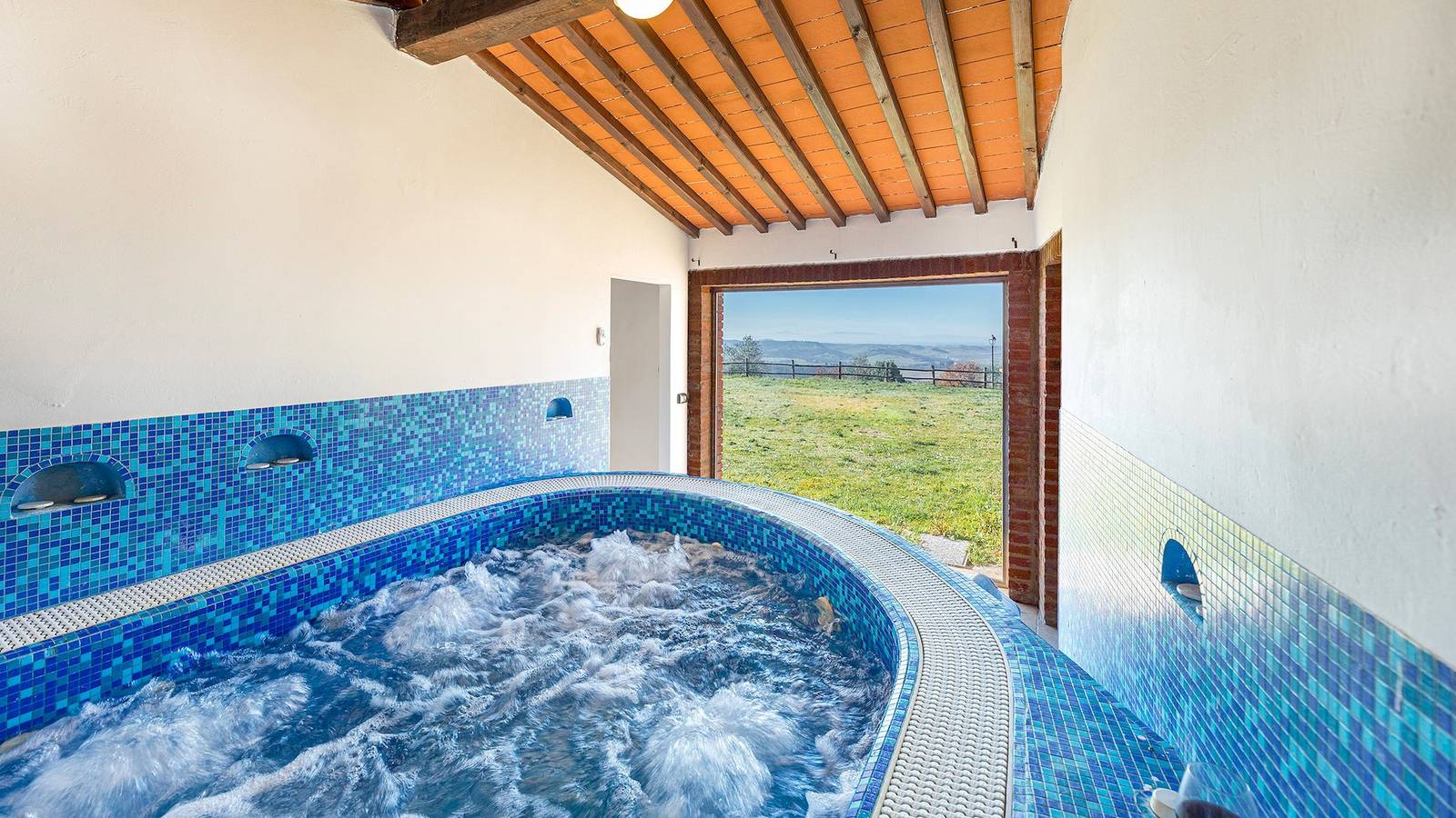 Villa für 16 Personen mit Terrasse in Rapolano Terme, Chianti