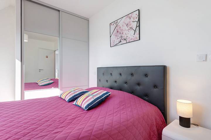 Guesthouse "La Maison D'Elie" with Private Terrace, Garden, and Wi-Fi in Plougoulm, Ceinture Dorée