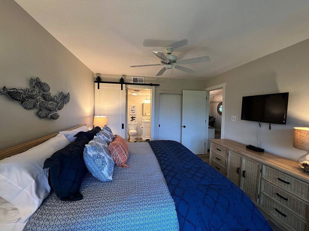 Ganze Wohnung, Wild Pines Bonita Bay Beauty - Pool-Hottub-Tennis Courts-Grills-Beach Shuttle in Bonita Bay, Bonita Springs