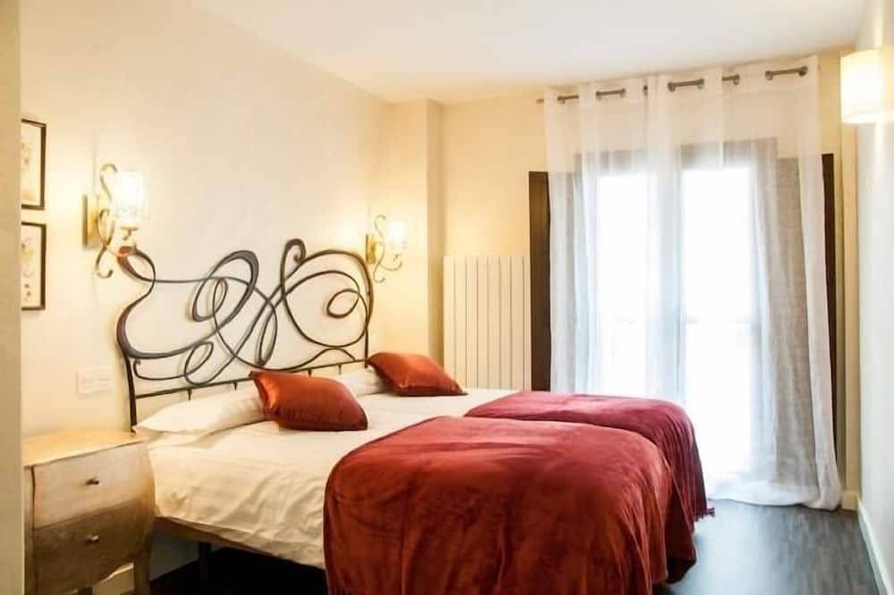 Casa rural (alquiler íntegro) Las Mamblas para 8 personas in Covarrubias , Provincia de Burgos