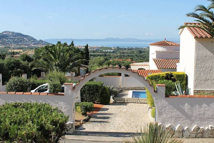Gîte pour 7 personnes, avec jardin et terrasse
