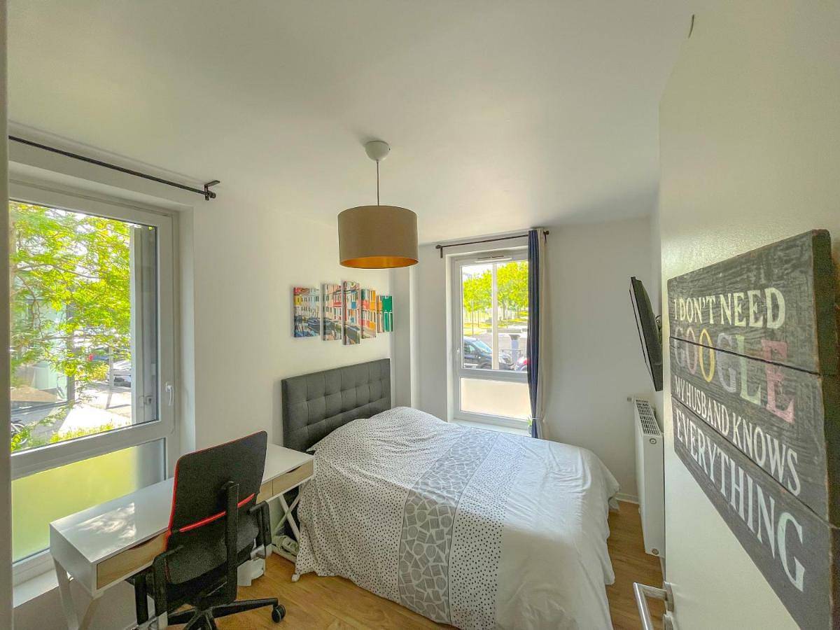 Appartement de vacances entier, Studio with Terrace in Nanterre, Hauts-de-Seine