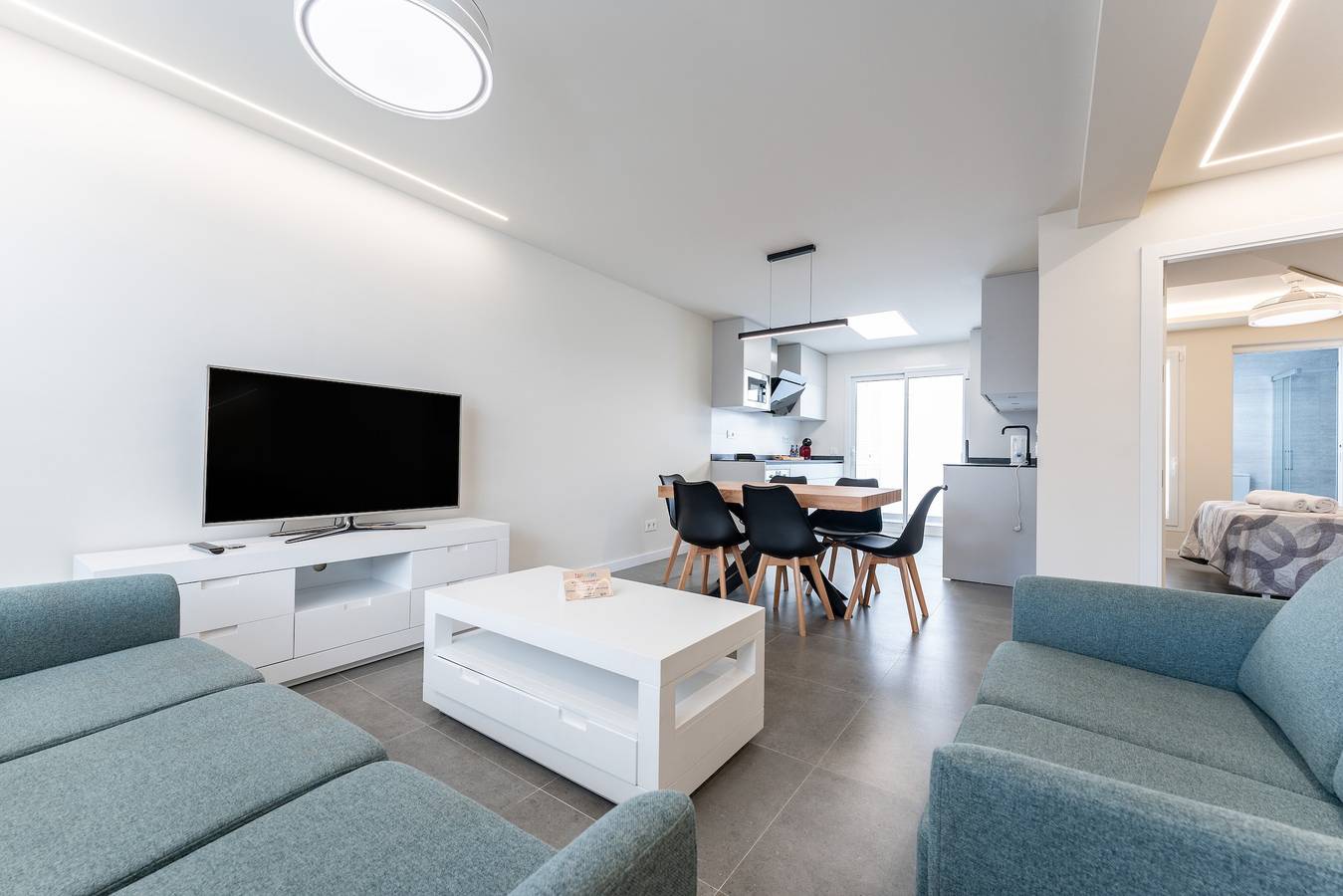 Holiday Home '248 New Frontline Beach Mollina' with Sea View, Wi-Fi and Air Conditioning in La Cala de Mijas, Mijas