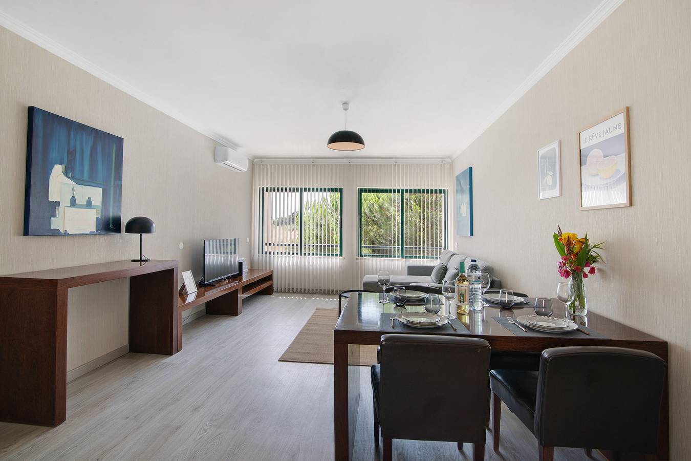 Ganze Wohnung, Ferienwohnung 'Salgados Beach House' mit Gemeinschaftspool, Wi-Fi und Klimaanlage in Guia, Faro Distrikt