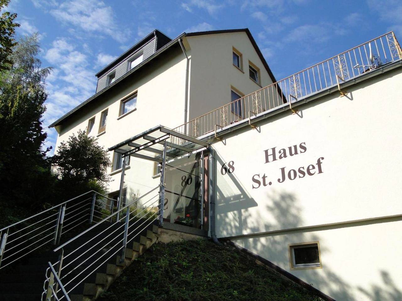 Budget Single Room in Vallendar, Osteifel