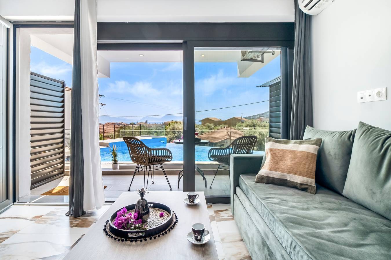 Helt studio, Studio Apartment 'Oceanida Afrodite Lyxury Suite' with Sea View, Wi-Fi and Air Conditioning in Nikiana, Alexandros