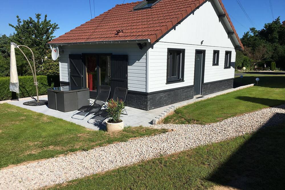 4-person chalet with jacuzzi, sauna and swimming pool in Corcieux, Parc naturel régional des Ballons des Vosges